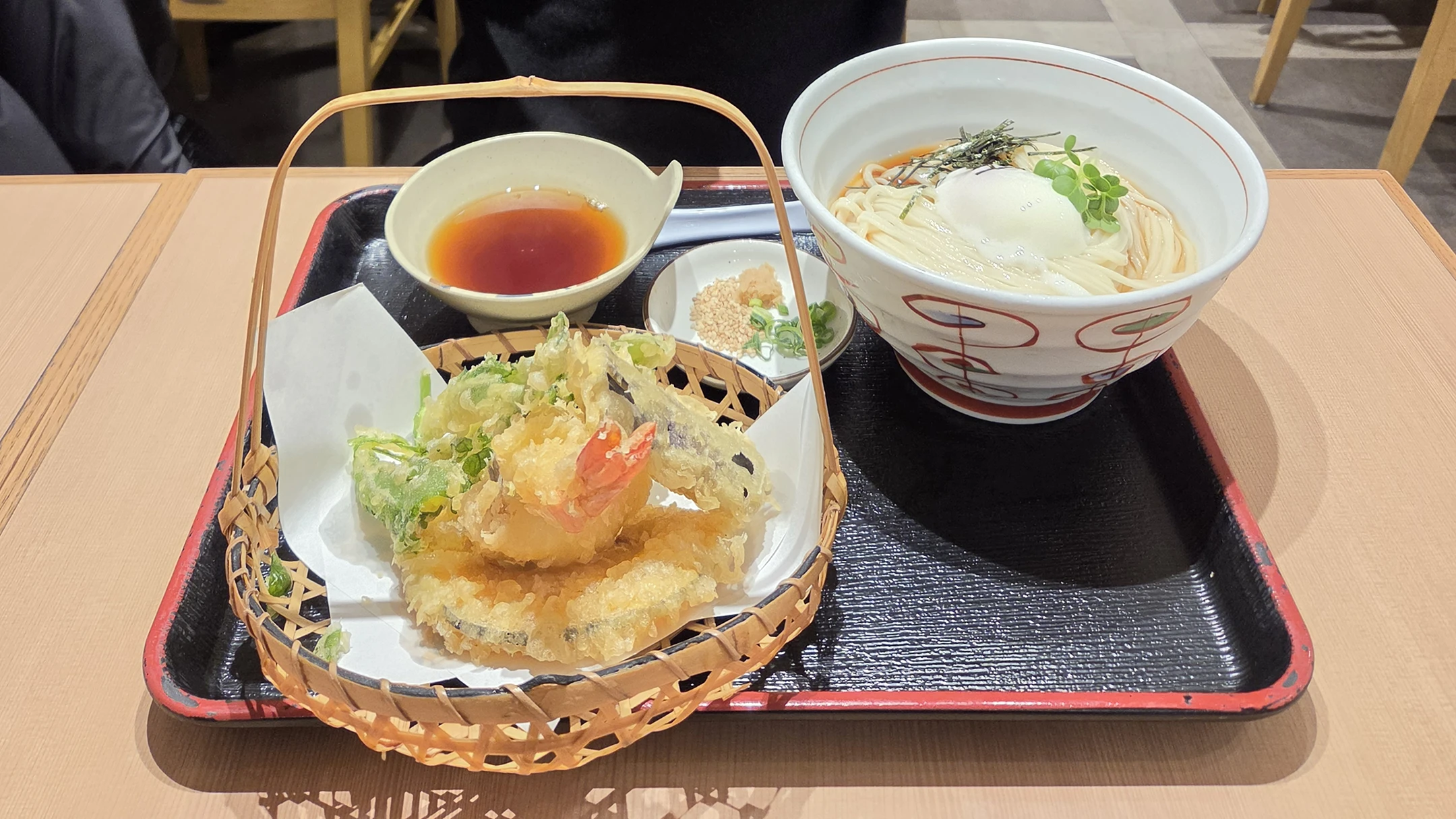 天ぷらうどん + 温泉卵